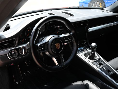 Used 2019 Porsche 911 Carrera 4S AWD/4WD image 15