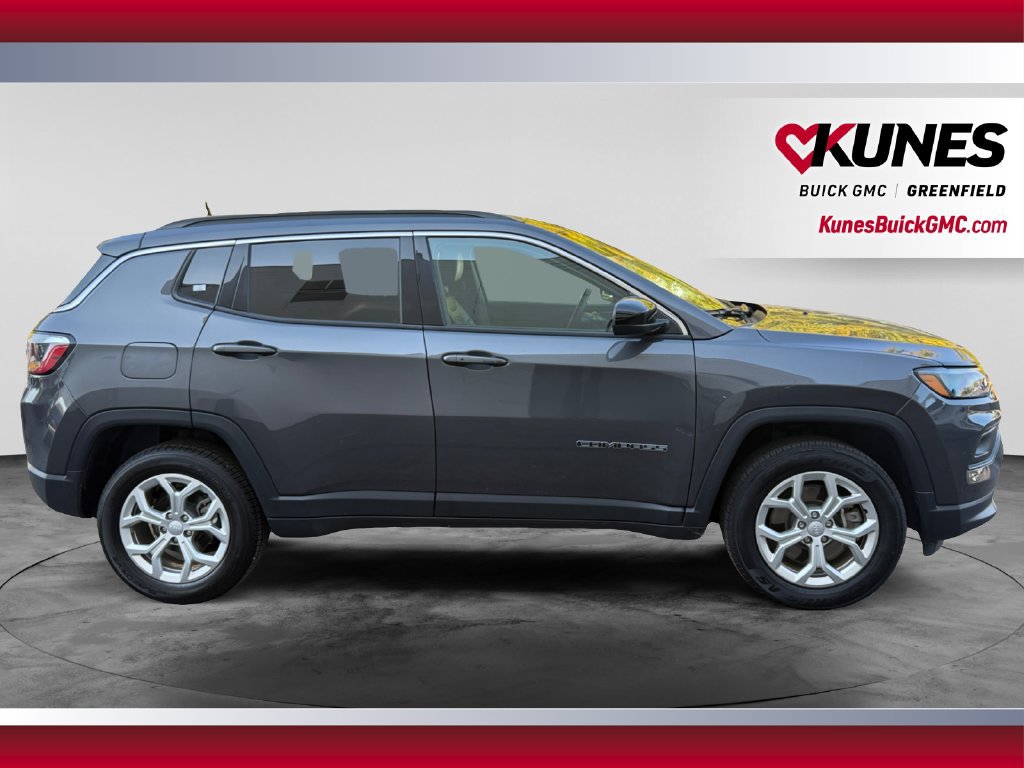 Used 2024 Jeep Compass Latitude AWD/4WD image 12
