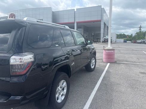 Used 2014 Toyota 4Runner SR5 w/ Convenience Package AWD/4WD image 4