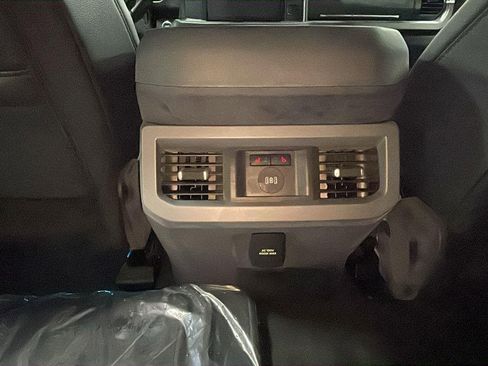 New 2026 Ford F250 Lariat w/ Black Appearance Package image 9