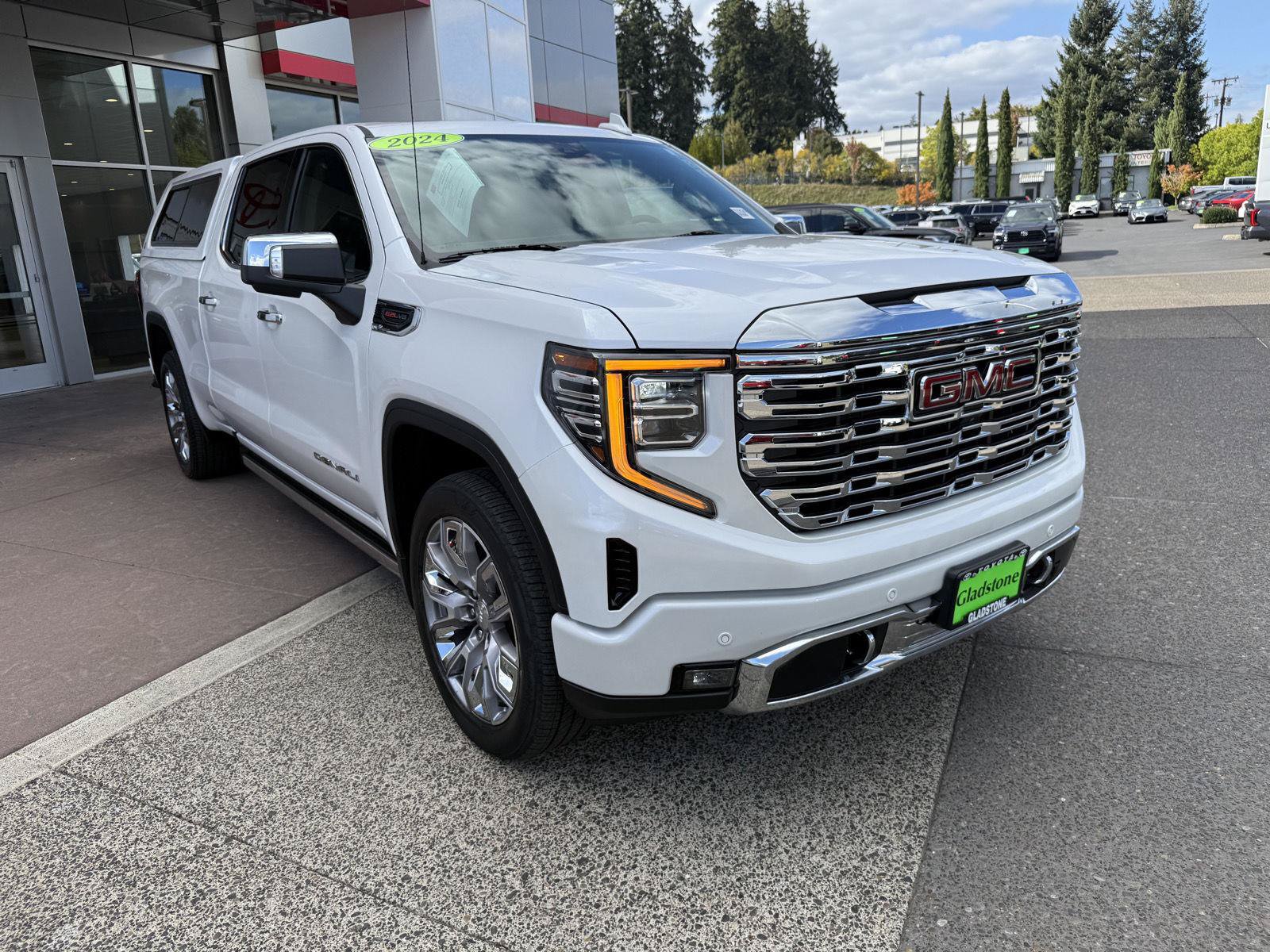 Used 2024 GMC Sierra 1500 Denali AWD/4WD image 8
