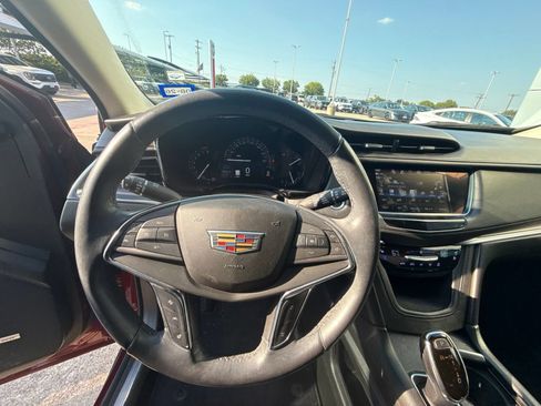 Used 2018 Cadillac XT5 Premium Luxury w/ Driver Assist Package FWD image 7