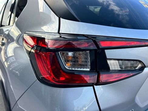 Used 2024 Subaru Crosstrek 2.5i Limited w/ Crosstrek Mirror Package AWD/4WD image 8