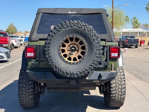 Used 2021 Jeep Wrangler Unlimited Rubicon AWD/4WD image 9