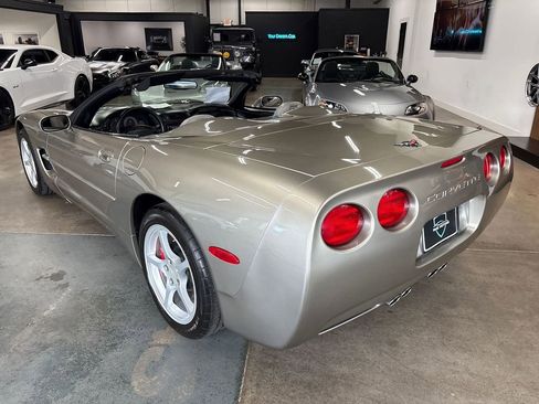 Used 2000 Chevrolet Corvette Convertible w/ Memory Pkg RWD image 7