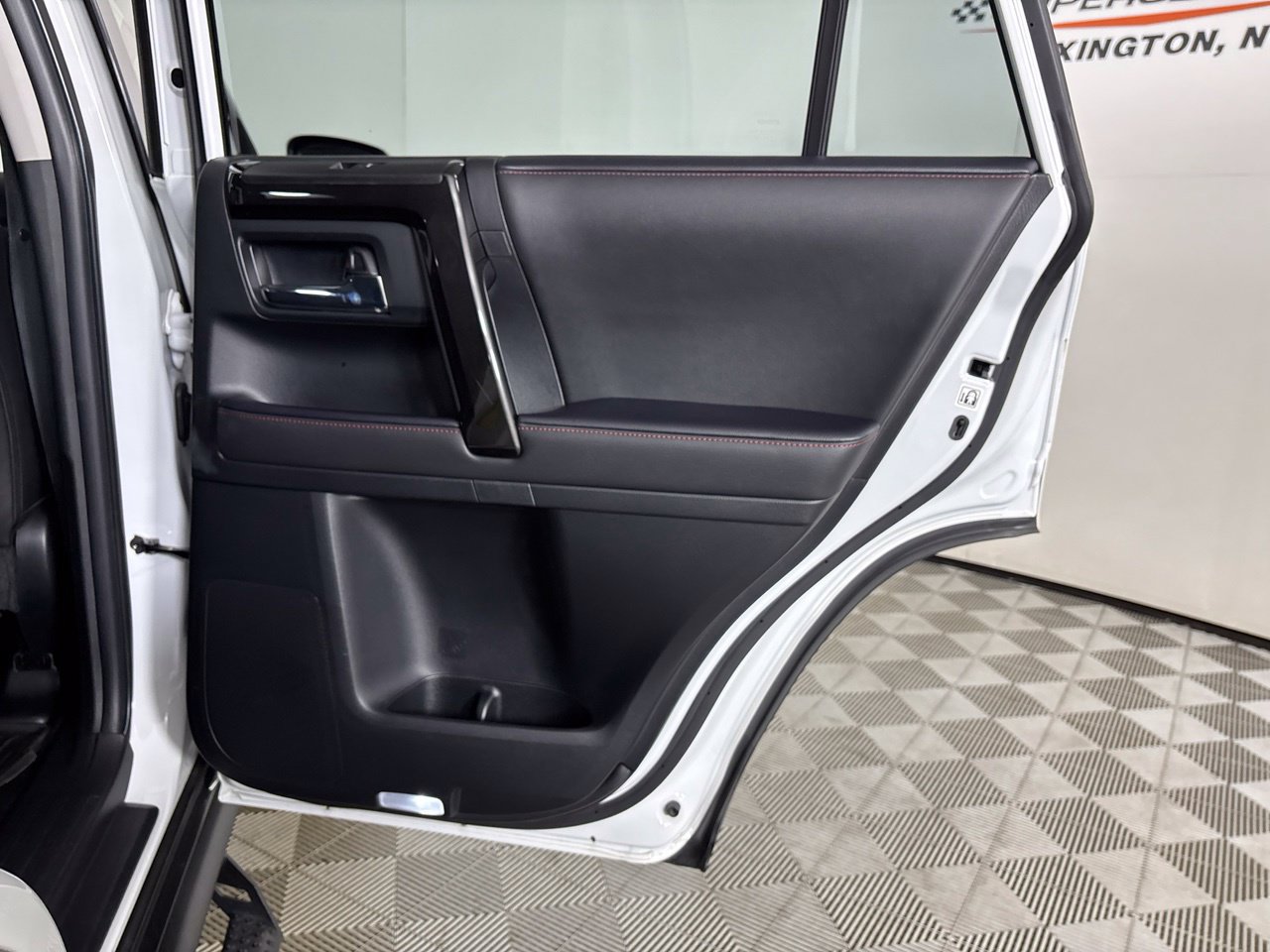 Used 2024 Toyota 4Runner TRD Off-Road Premium w/ Moonroof Package AWD/4WD image 29