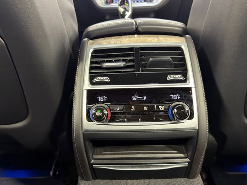 Used 2020 BMW 750i xDrive w/ Executive Package image 29