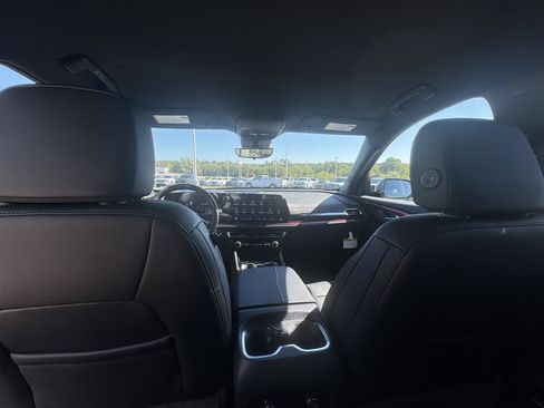 New 2026 Chevrolet Traverse RS image 11