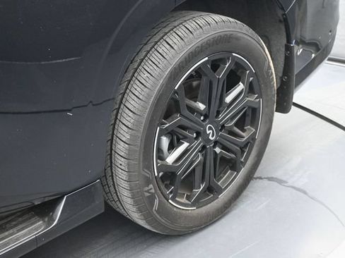 Used 2026 INFINITI QX80 4WD w/ Sport Exterior Package image 18