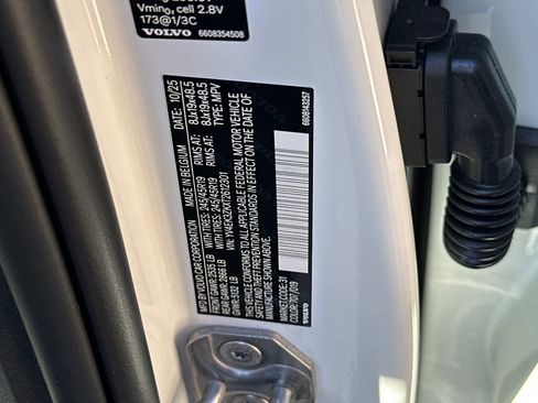 New 2026 Volvo EX30 Plus w/ Climate Package image 22