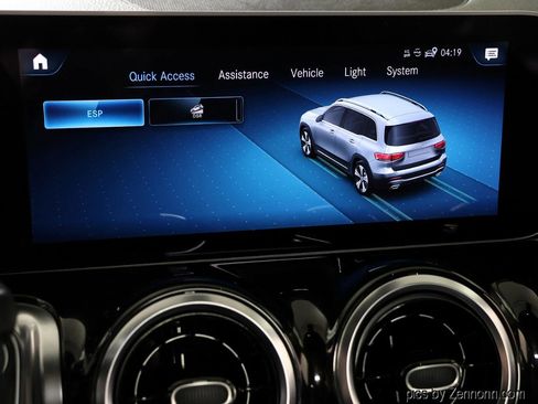 Used 2020 Mercedes-Benz GLB 250 GLB 250 4MATIC SUV w/ Premium Package image 18