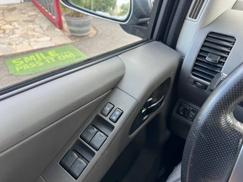 Used 2011 Nissan Frontier SL RWD image 26