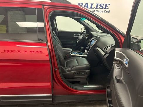 Used 2014 Ford Explorer Limited w/ Equipment Group 302A AWD/4WD image 25