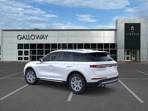 New 2026 Lincoln Corsair Premiere image 4