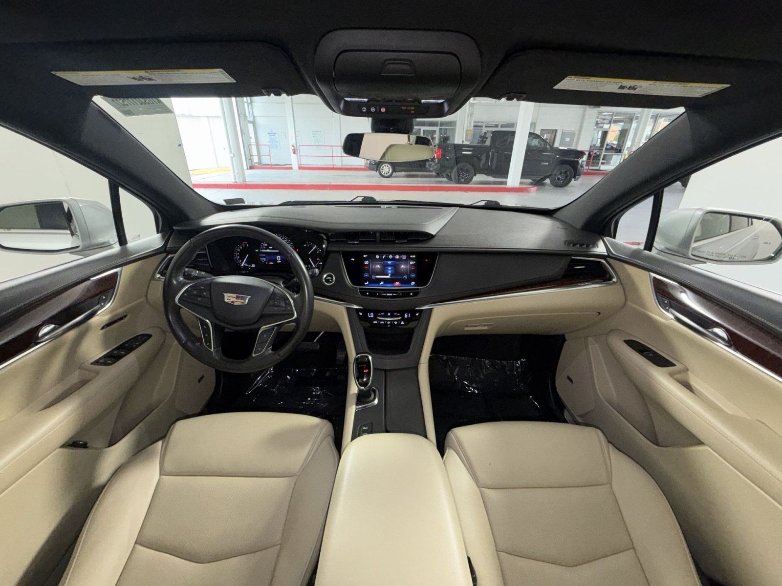 Used 2018 Cadillac XT5 Luxury w/ Driver Awareness Package AWD/4WD image 22