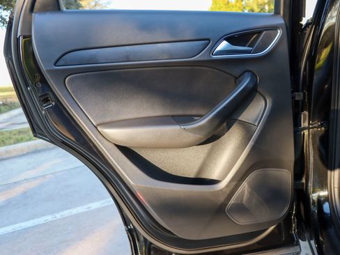 Used 2015 Audi Q3 2.0T Premium Plus w/ Driver Assistance Package image 12