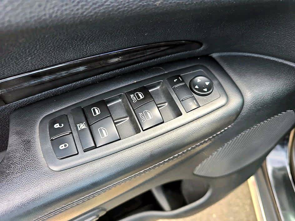 Used 2014 Dodge Durango Limited w/ Nav & Power Liftgate Group RWD image 19