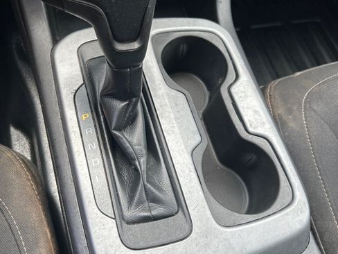 Used 2020 Chevrolet Colorado LT w/ Safety Package RWD image 13