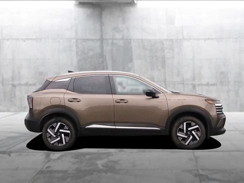 Certified 2026 Nissan Kicks SV FWD image 5