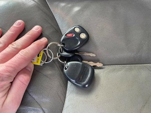 Used 2004 GMC Yukon XL SLT w/ Preferred Equipment Group image 45