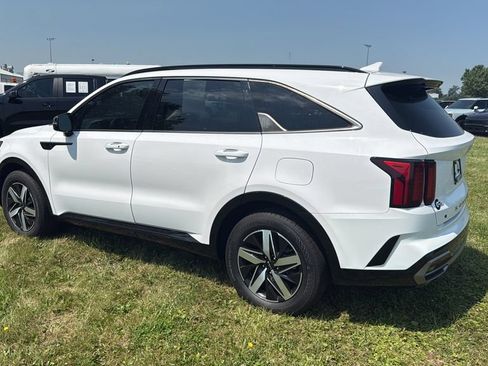 Used 2022 Kia Sorento S FWD image 4