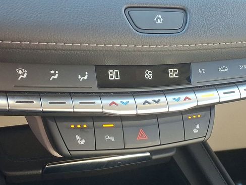 Certified 2022 Cadillac XT4 Luxury w/ Cold Weather Package image 16