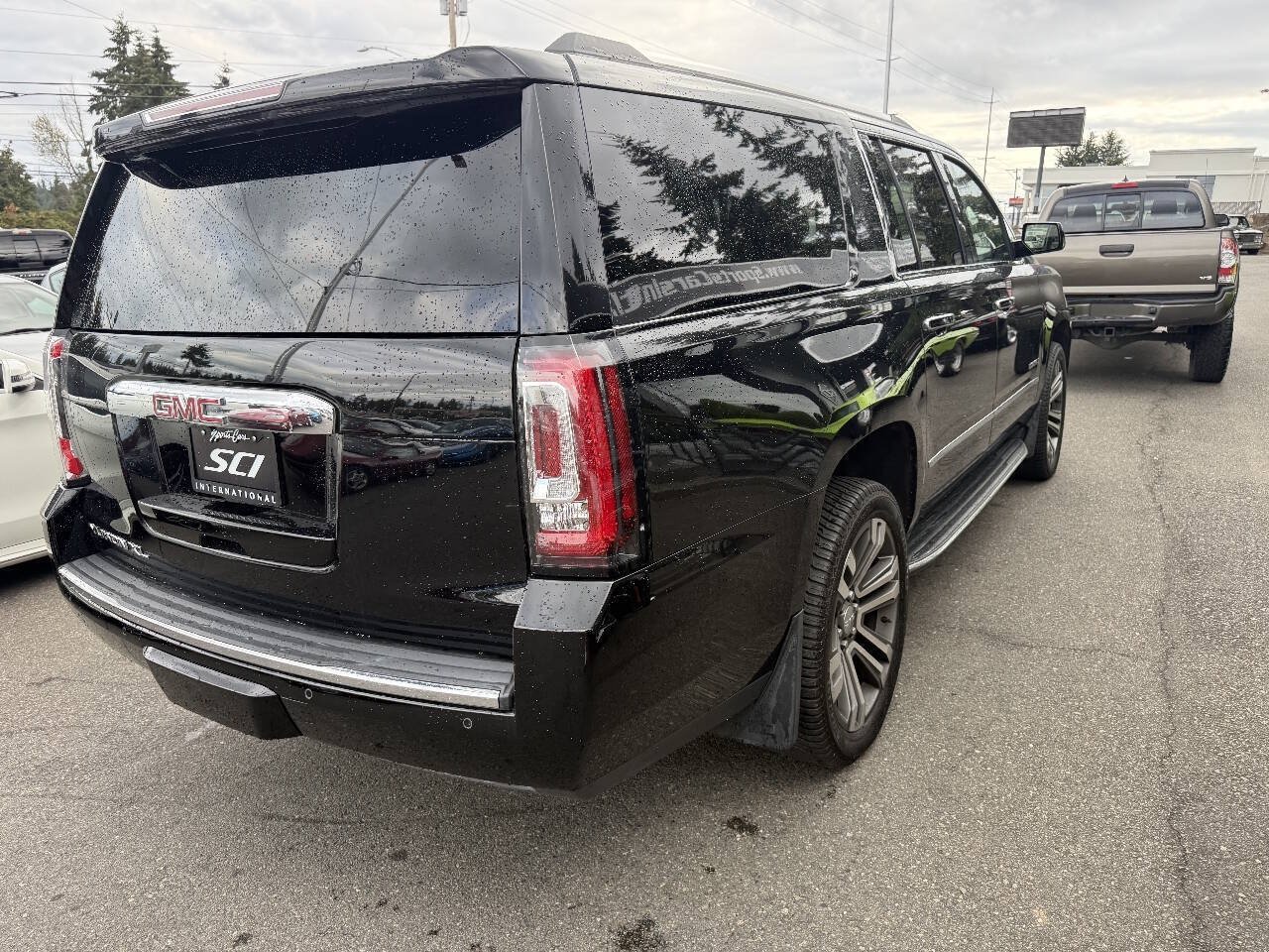 Used 2019 GMC Yukon XL Denali AWD/4WD image 5