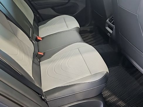 New 2026 Volkswagen Tiguan SE R-Line image 17