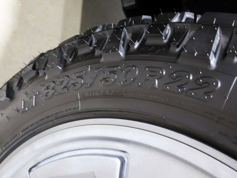 Used 2023 Cadillac Escalade Premium Luxury image 23