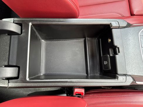 Used 2023 BMW 330i Sedan w/ Premium Package image 36