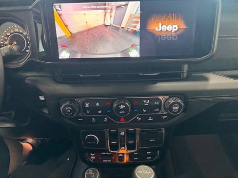New 2026 Jeep Gladiator Mojave w/ Safety Group AWD/4WD image 18