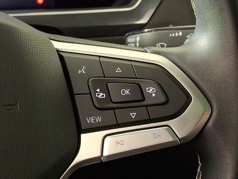 Used 2022 Volkswagen Tiguan SE image 22