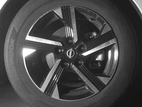 Used 2025 Nissan Sentra SV image 13