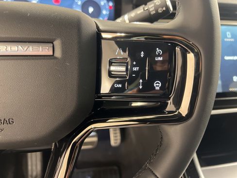 Used 2025 Land Rover Range Rover Evoque Dynamic SE image 13