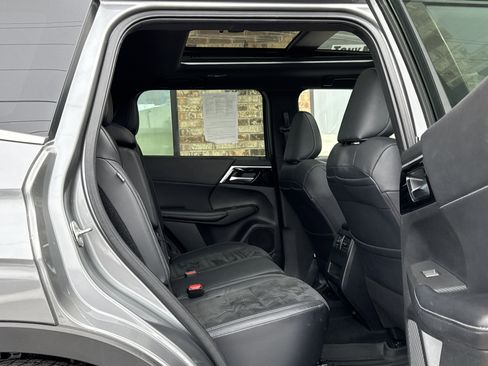 Used 2022 Mitsubishi Outlander SEL Black Edition image 14