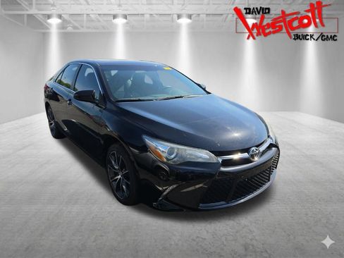 Used 2017 Toyota Camry XSE w/ Moonroof Package FWD image 1
