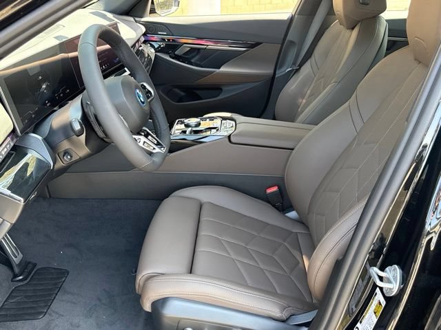 Used 2027 BMW i5 eDrive40 w/ M Sport Package RWD image 15