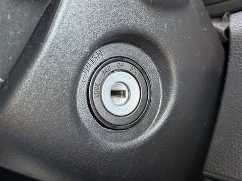 Used 2020 Toyota Corolla LE image 18