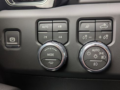 New 2026 GMC Sierra 2500 AT4 w/ AT4 Premium Plus Package image 21