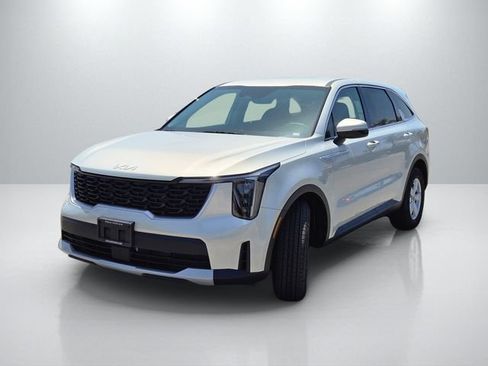 New 2026 Kia Sorento LX FWD image 8