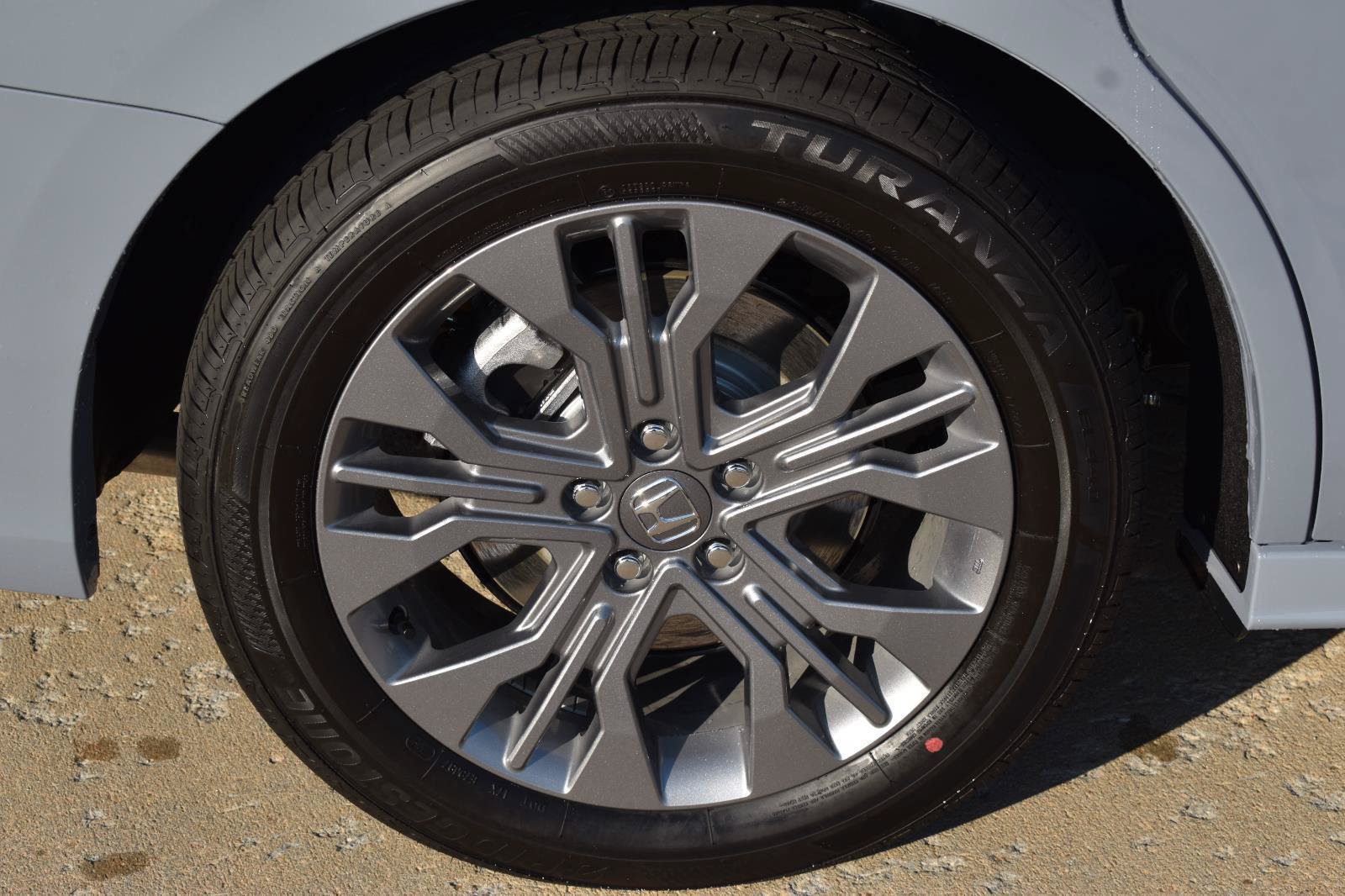 New 2026 Honda Odyssey Touring image 13
