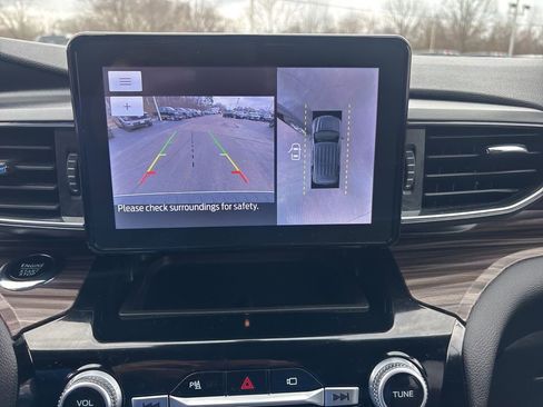 Used 2023 Ford Explorer Limited w/ Equipment Group 301A image 30