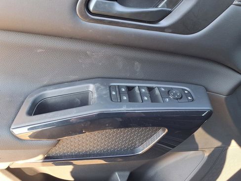 New 2026 Nissan Pathfinder SV image 10