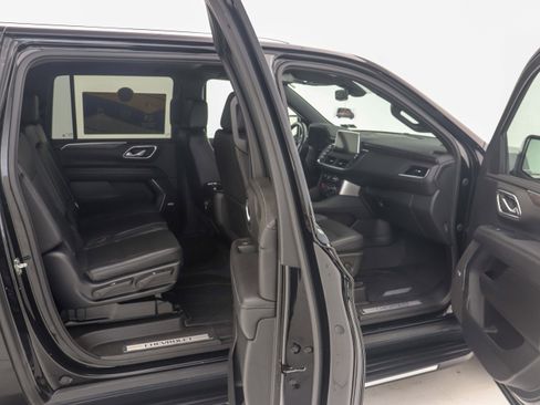 Used 2021 Chevrolet Suburban LT image 15
