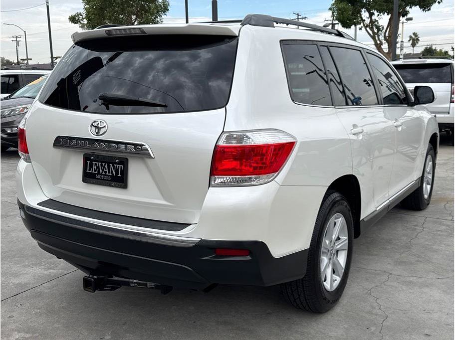 Used 2013 Toyota Highlander SE FWD image 7