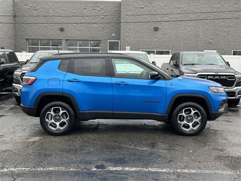 Used 2022 Jeep Compass Trailhawk image 2