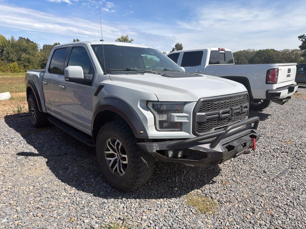 Used 2017 Ford F150 Raptor w/ Equipment Group 802A Luxury AWD/4WD image 3