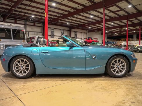 Used 2005 BMW Z4 2.5i image 10
