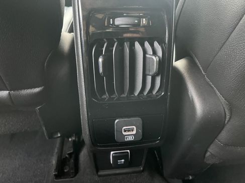 Used 2025 Jeep Compass Limited image 23