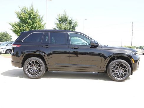 New 2026 Jeep Grand Cherokee Summit w/ Obsidian Package AWD/4WD image 10